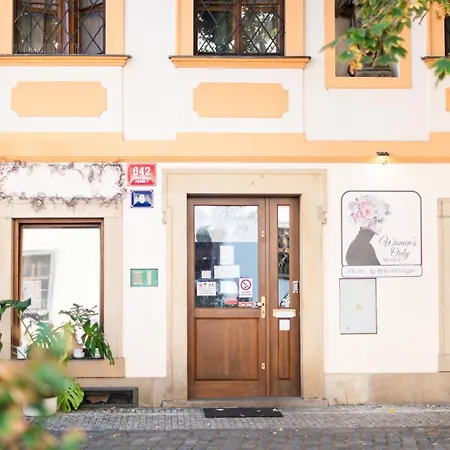 Women's Only - Female Only Hostel