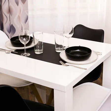 Black & White Apartment Prague By Wenceslas Square And Muzeum Lägenhet Prag