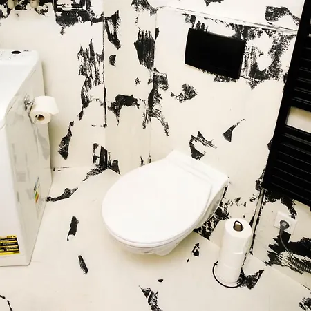 Black & White Apartment Prague By Wenceslas Square And Muzeum * Prag