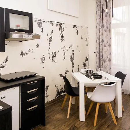 Black & White Apartment Prague By Wenceslas Square And Muzeum Lägenhet Prag