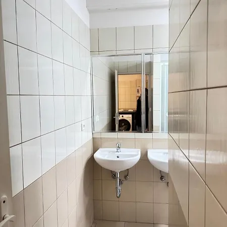 Hostal Sleep & Go 5 *