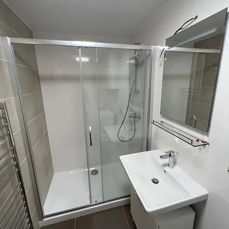 Bright & Cosy 1-bedroom With Balcony Appartement *