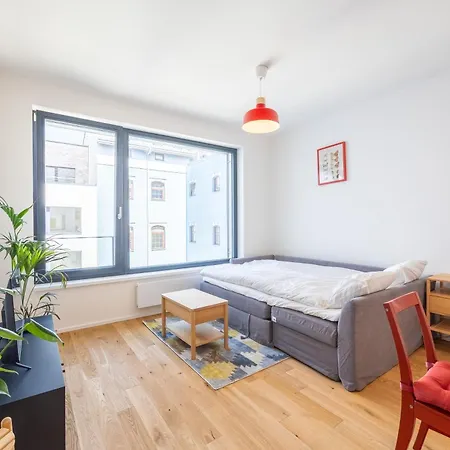 Peaceful And Cosy Newly Built With Parking Praha