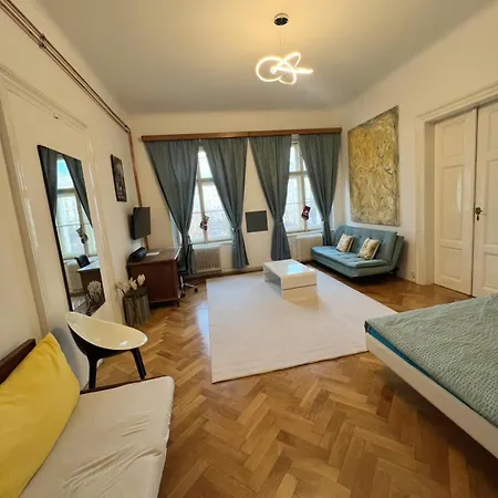 Wenceslas Square 150 M2 * Praga