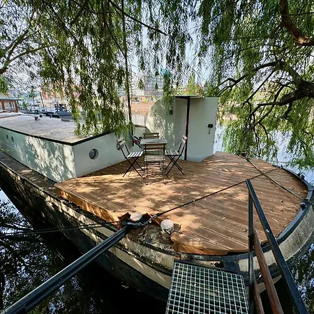On Boat, Privat Pier, Free Parking Hotel en barco *