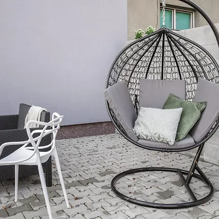 Spacious 4-story With Sauna & Garden Сasa de vacaciones