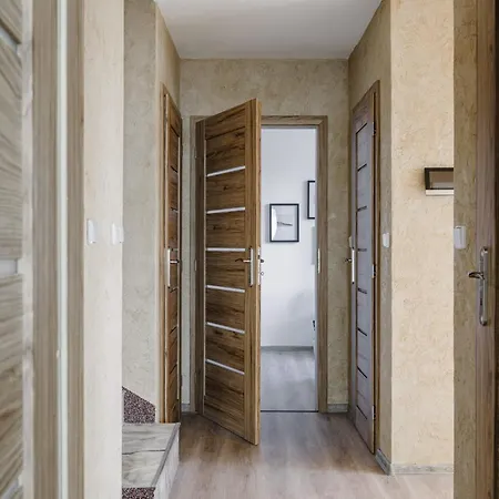 Spacious 4-story With Sauna & Garden Praga