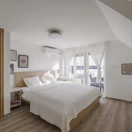 Spacious 4-story With Sauna & Garden Praga