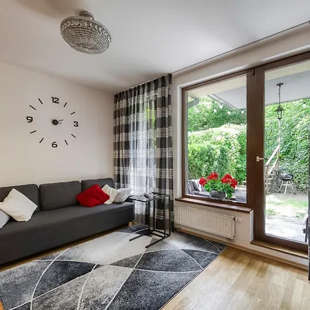 Appartement With Garden In 6 Prague