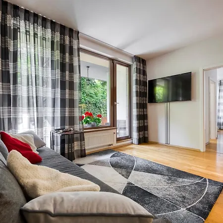 Appartement With Garden In 6 Prague