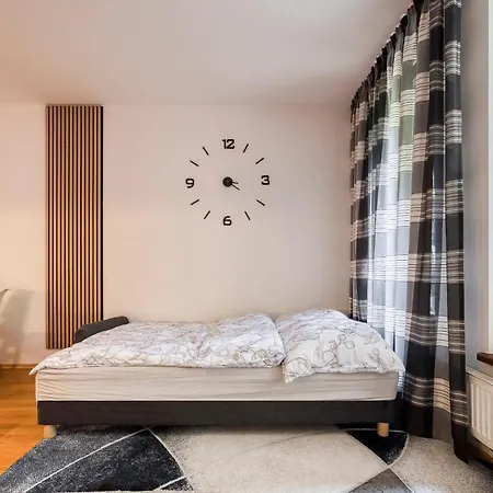 With Garden In 6 * Prague