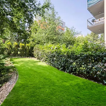 Appartement With Garden In 6 Prague