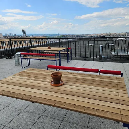 Live-inn Hotel-style 5 Apartments, 20 Mins To Centre, Gym, Reception, Free Parking, Lift, Roof Terrace & Game Daire