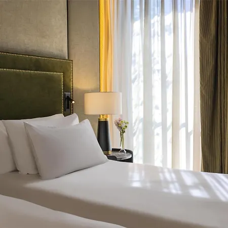 Nh Collection Carlo Iv Hotel 5*