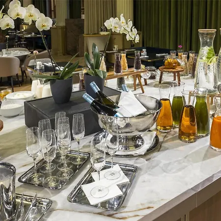 Nh Collection Carlo Iv 5* Praha