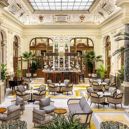 Nh Collection Carlo Iv Hotel 5*