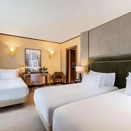 Hotel Nh Collection Carlo Iv 5*