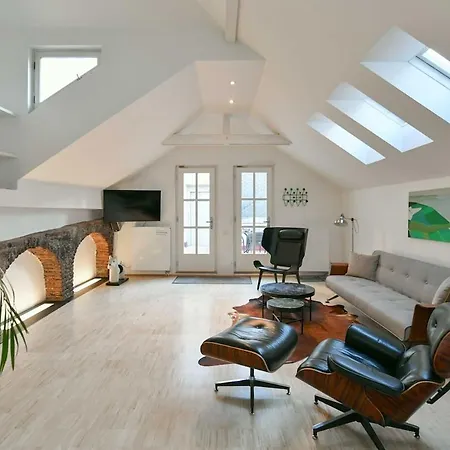 Eclectic Loft With Terrace *