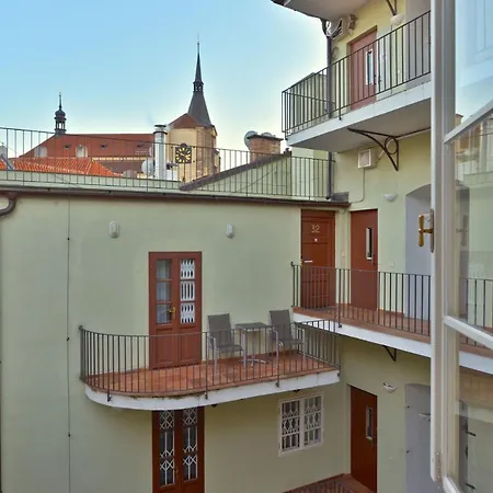Appartement Eclectic Loft With Terrace