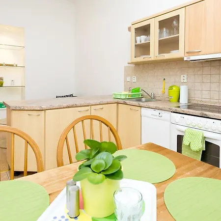 Chill Hill Apartment