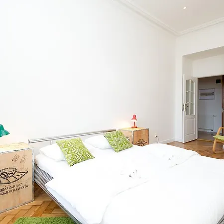 Chill Hill Apartment