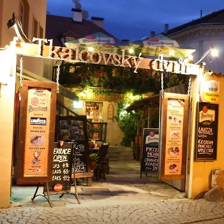 & Restaurant Tkalcovsky Dvur Apartment Prague