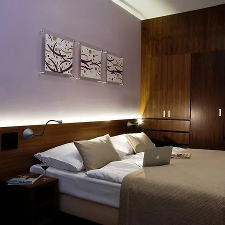 Hotel Carol