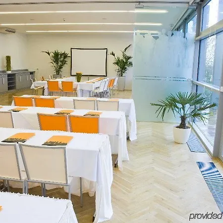 Airport By Ihg 4*