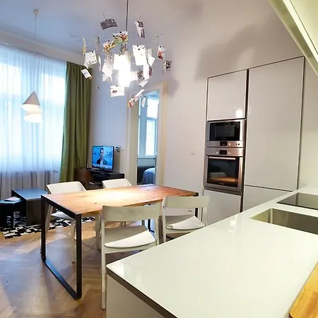 Mooo Downtown 4* Prague