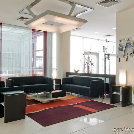 Airport By Ihg מלון