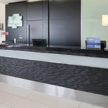 מלון Airport By Ihg 4*