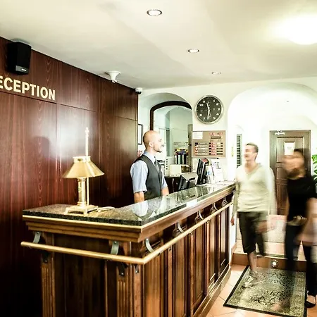 Otel Archibald At The Charles Bridge 4*