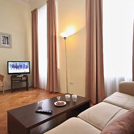 Apartament River View *