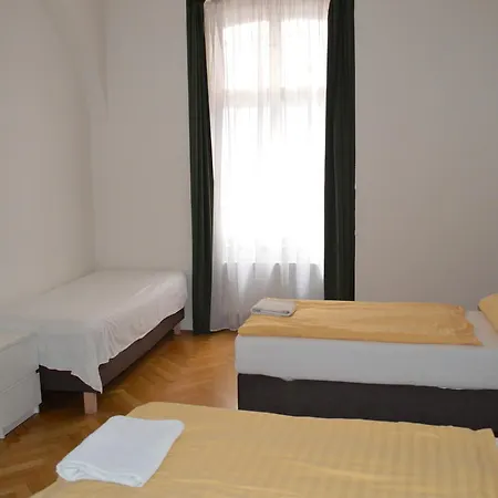 Apartment Leo Old Town *