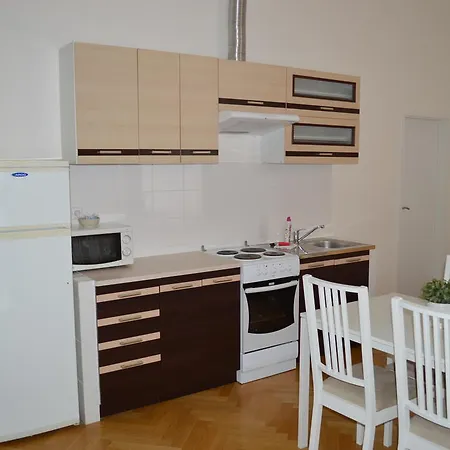 Apartment Leo Old Town *