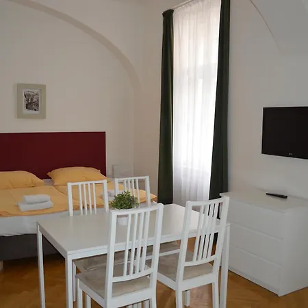 Apartment Leo Old Town