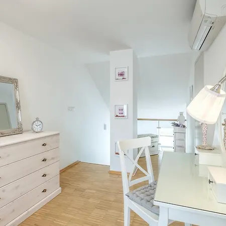 Apartment Modern Charvatova *