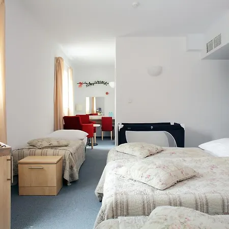 Hotel Chvalská Tvrz