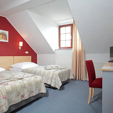 Hotel Chvalská Tvrz
