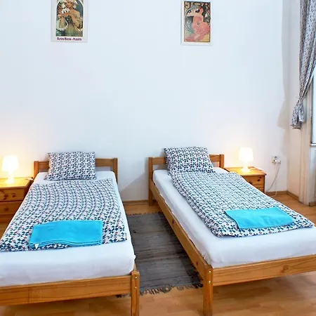 Hostel Prague-1 *