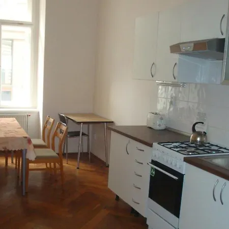 Gallery Hostal