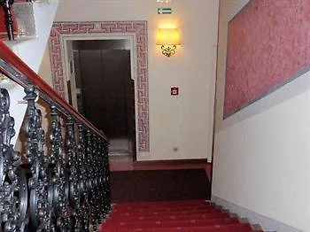 Tivoli Hotel 3*