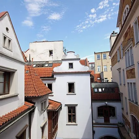 Leo Old Town Apartment *