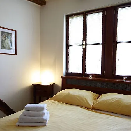Leo Old Town Apartment *