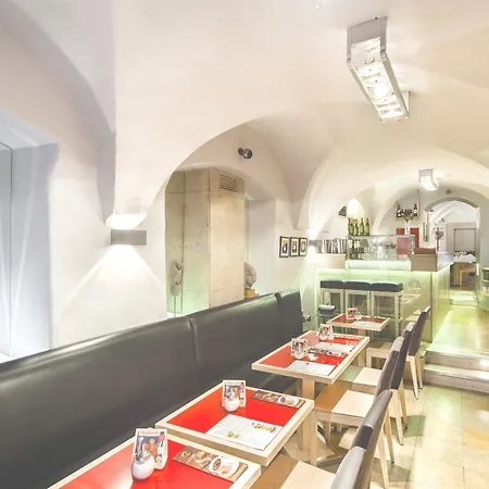 The Golden Wheel 4* Prague