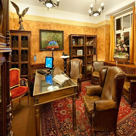 Ea Jeleni Dvur Castle Hotel