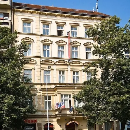 Tyl Hotel