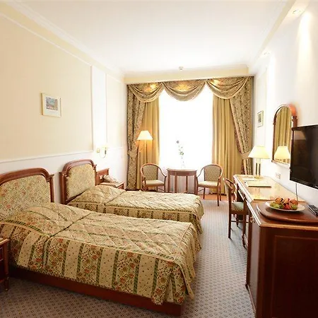 Hotel Ambassador Zlata Husa