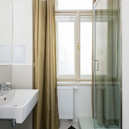 Grand Central Residence By Tkc Lägenhetshotell Prag