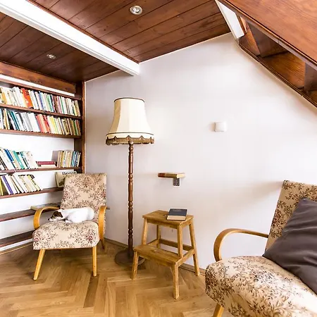 Apartment Friday Songs Prague